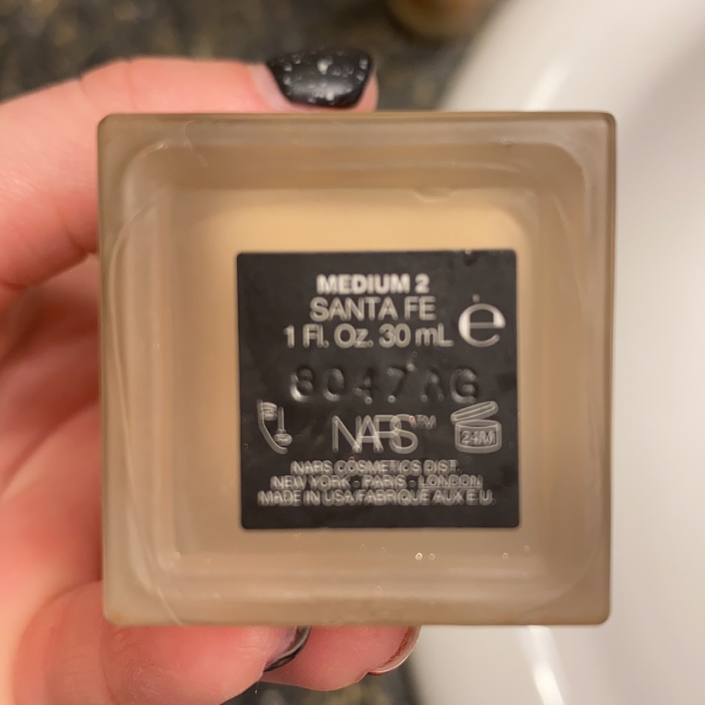 Bare minerals, NARS, BECCA foundation/ bronzer       #14 - Picture 3 of 4